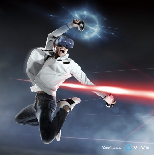HTC Vive Pack Wireless lifestyle combat 2